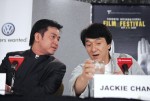 スタンリー・トン監督＆ジャッキー・チェン、トロント国際映画祭での映画『THE MYTH／神話』プレミア会見にて（2005年）