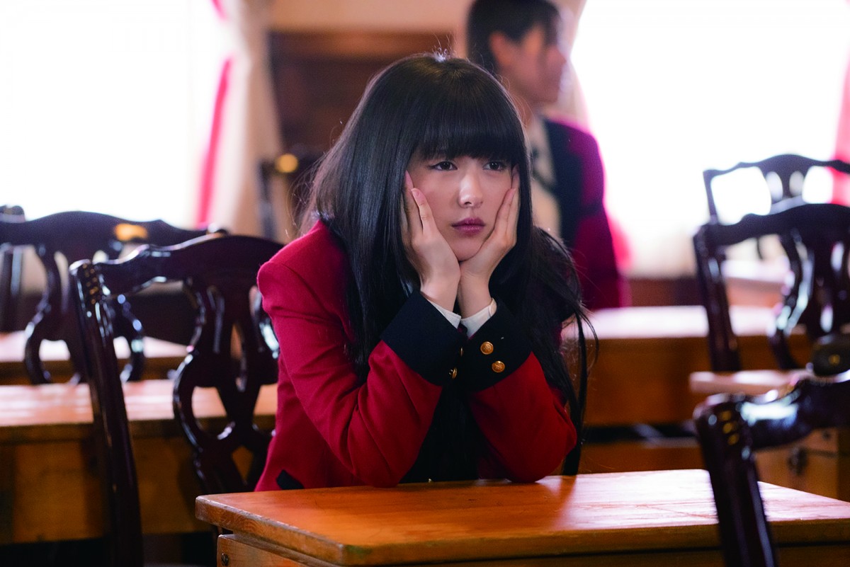 浜辺美波＆藤井流星の緊迫ギャンブルシーンも　『映画 賭ケグルイ』場面写真一挙公開
