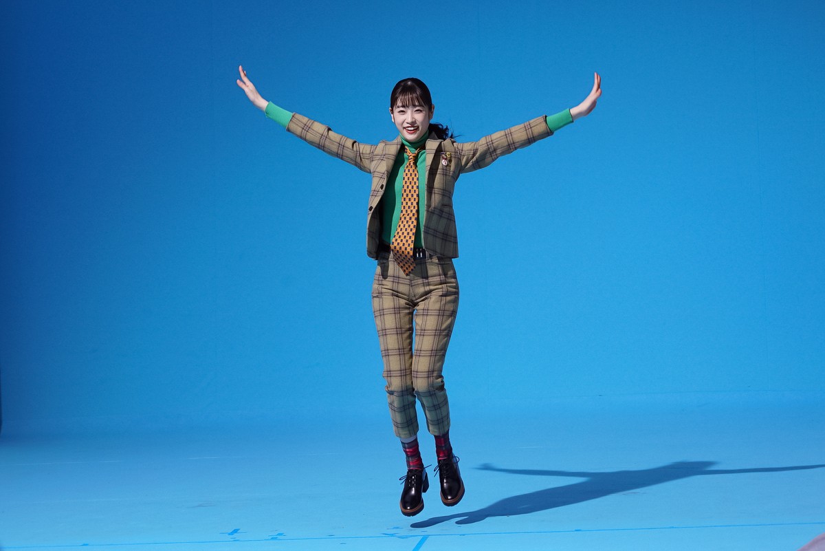 高橋ひかる、世界の衣装で6変化！　キュートなダンス映像公開
