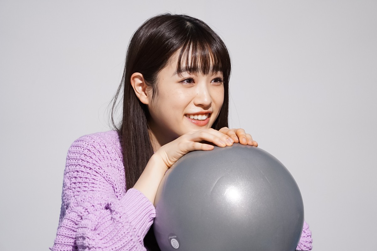 高橋ひかる、世界の衣装で6変化！　キュートなダンス映像公開