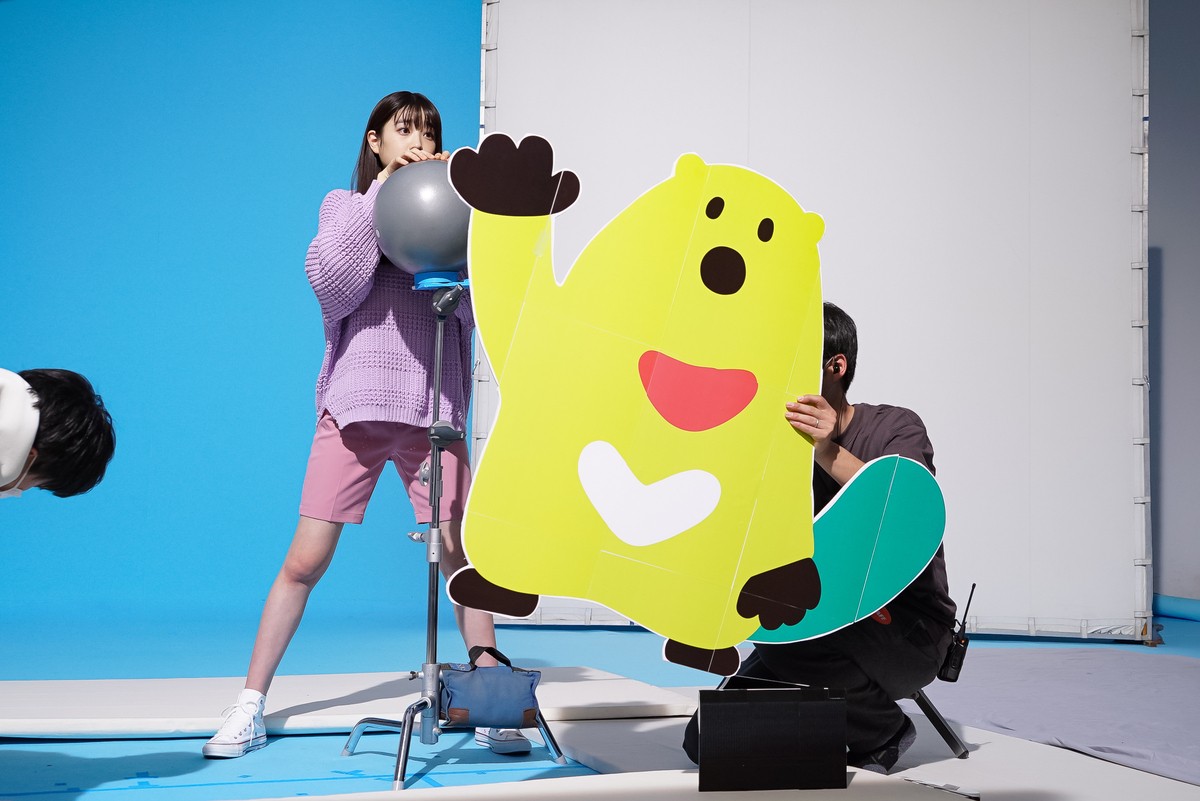 高橋ひかる、世界の衣装で6変化！　キュートなダンス映像公開