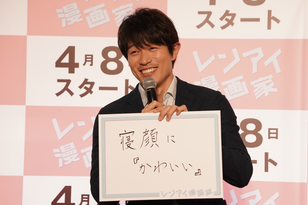 鈴木亮平、吉岡里帆と至近距離のシーンに「キュンとし過ぎて笑いが止まらなくなった」
