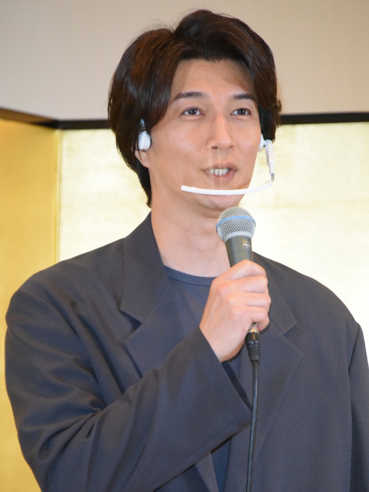 雛形あきこ＆天野浩成夫妻、初会見でラブラブ　ステイホームも「ストレス感じなかった」
