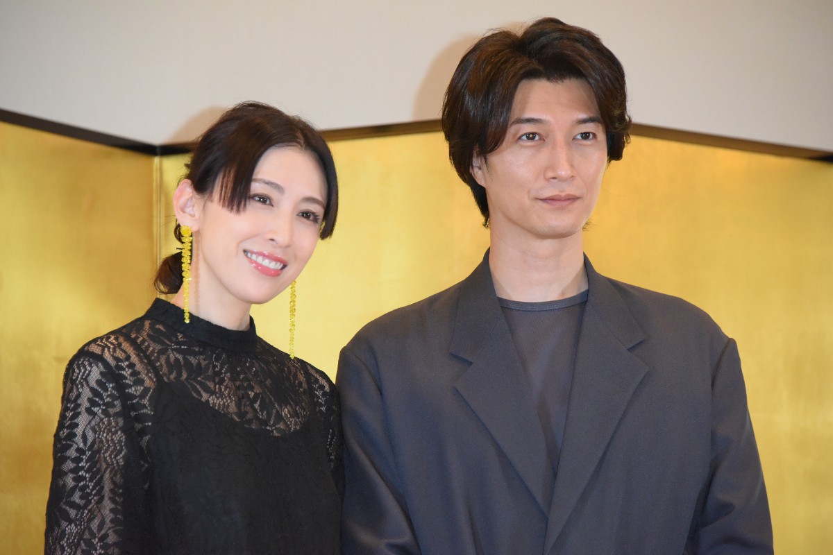 雛形あきこ＆天野浩成夫妻、初会見でラブラブ　ステイホームも「ストレス感じなかった」