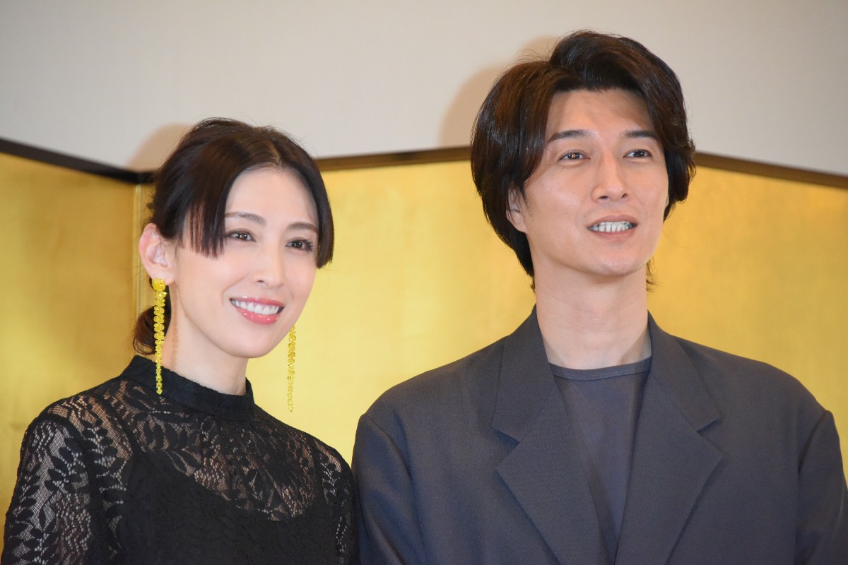 雛形あきこ＆天野浩成夫妻、初会見でラブラブ　ステイホームも「ストレス感じなかった」