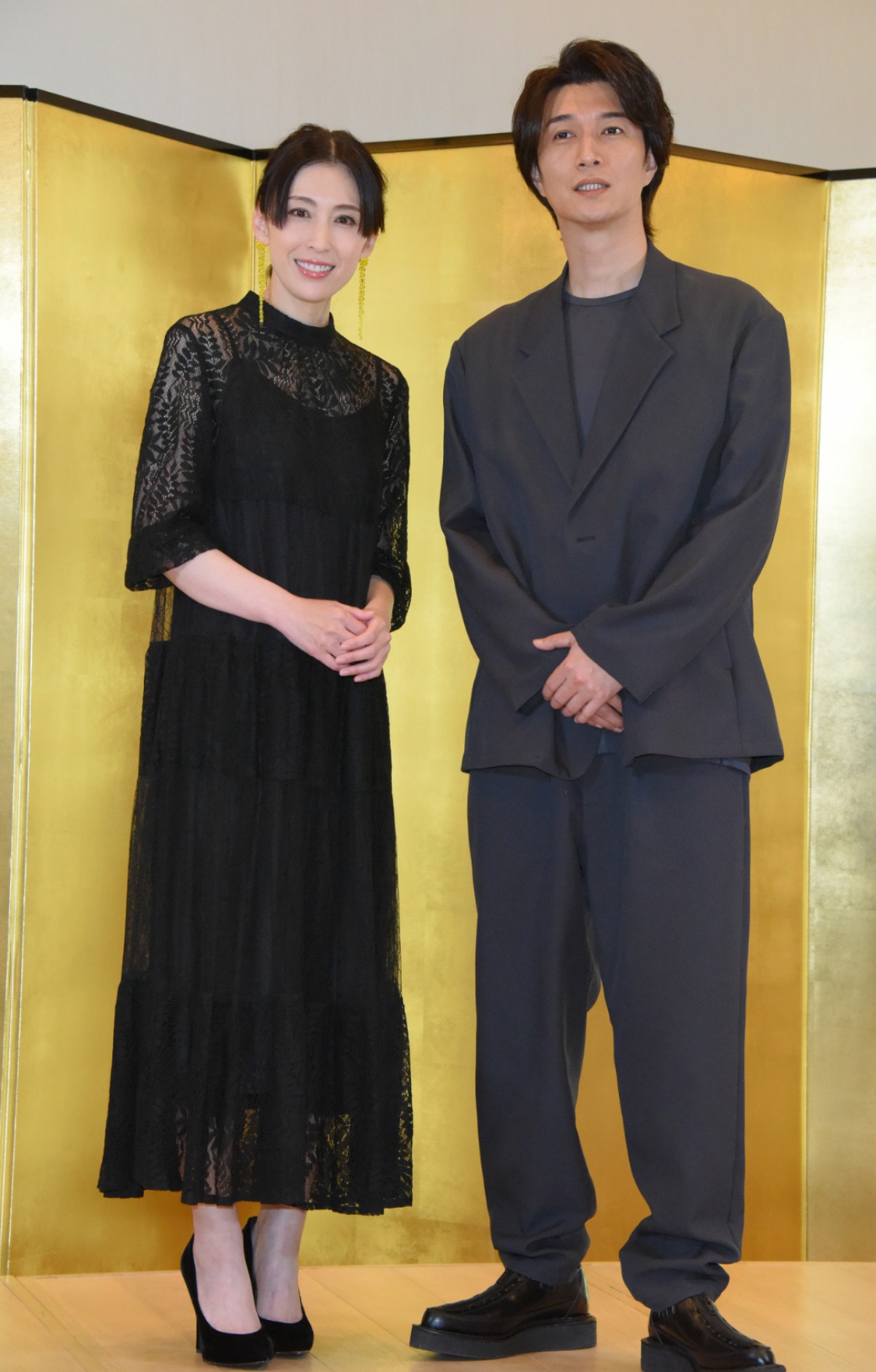 雛形あきこ＆天野浩成夫妻、初会見でラブラブ　ステイホームも「ストレス感じなかった」