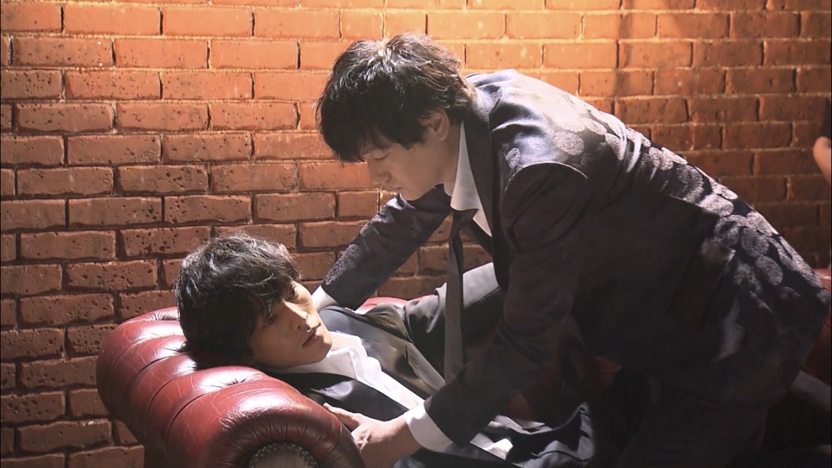 松坂桃李と井浦新がキス寸前！　麻生久美子はキス顔にもん絶　新ドラマPR動画メイキング映像＆カット公開