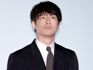 『劇場版シグナル 長期未解決事件捜査班』初日舞台あいさつに登場した坂口健太郎