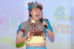 『映画クレヨンしんちゃん 謎メキ！花の天カス学園』完成披露試写会に登場したフワちゃん
