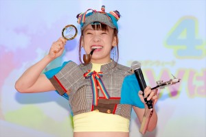 『映画クレヨンしんちゃん 謎メキ！花の天カス学園』完成披露試写会に登場したフワちゃん
