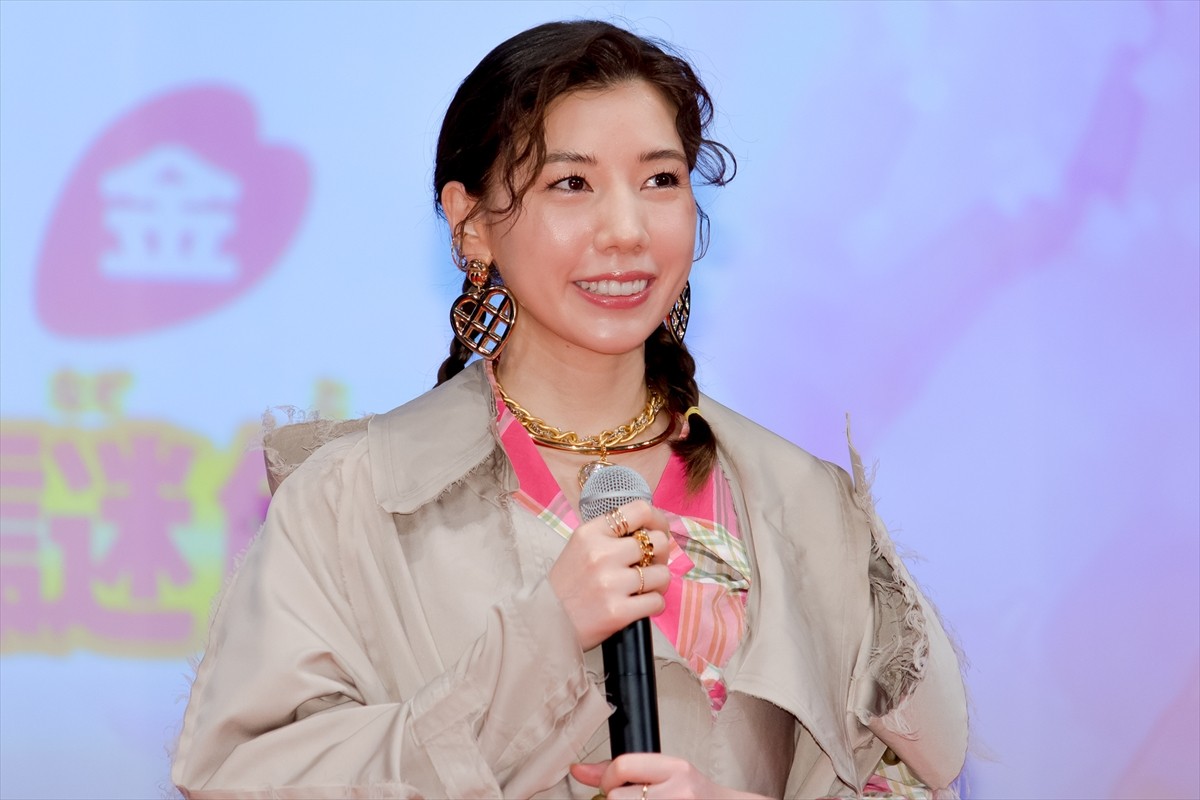 仲里依紗、あふれる“しんちゃん愛”を告白「本当にタイプで大好き！」