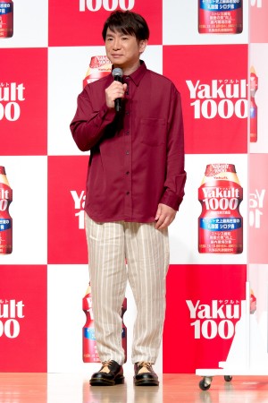 「Yakult（ヤクルト）1000」全国販売開始 記念イベントに登場したよゐこ・濱口優