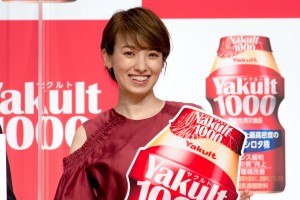 「Yakult（ヤクルト）1000」全国販売開始 記念イベントに登場した南明奈