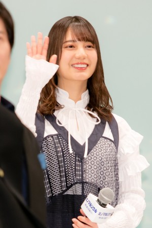 映画『ヒノマルソウル～舞台裏の英雄たち～』完成披露イベントに登場した日向坂46・小坂菜緒