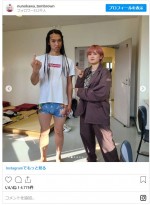 なぜか下はパンツ！　※ 「布川ひろき（トム・ブラウン）」インスタグラム