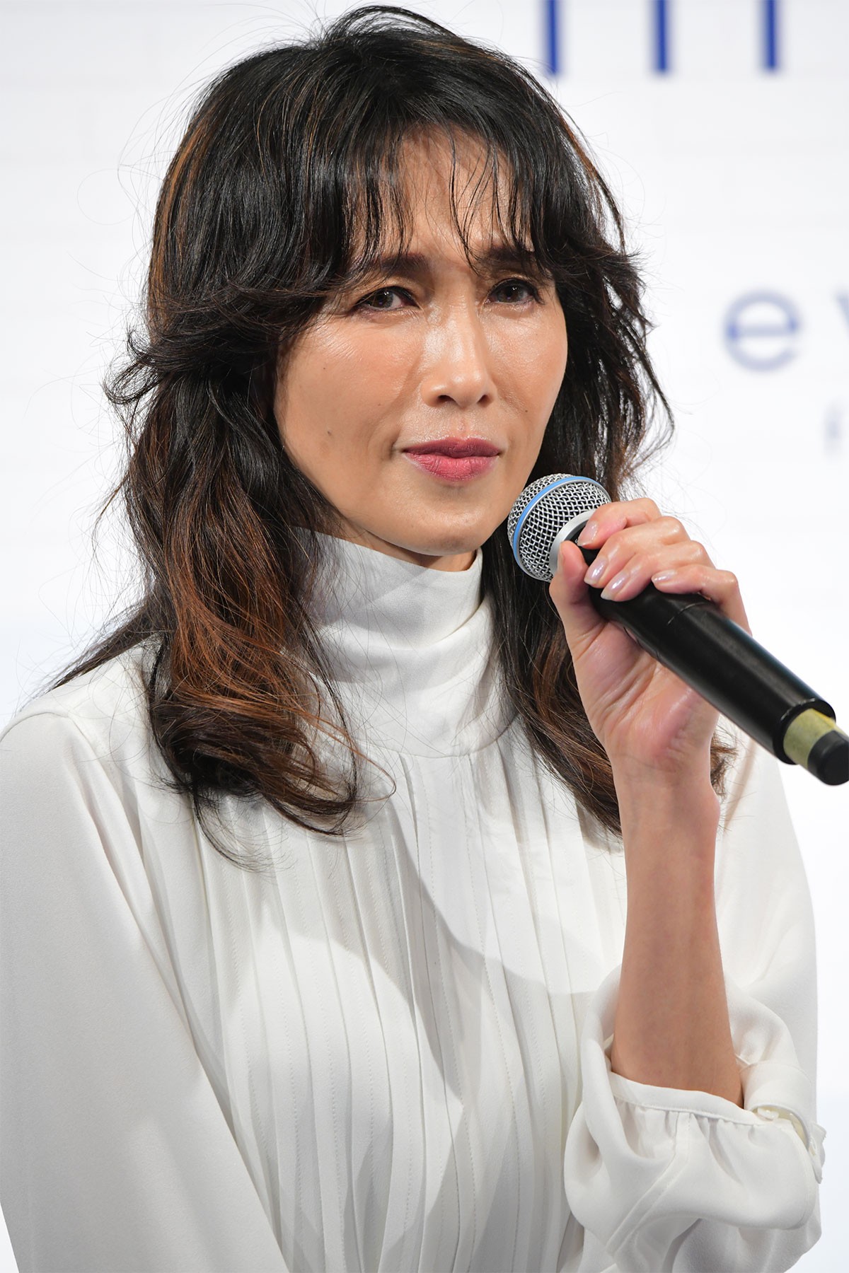 工藤静香、起床後のルーティンは「必ずコップ一杯のお水を飲みます」