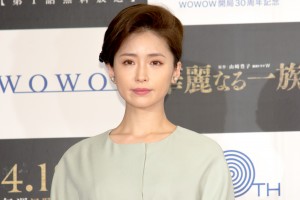 『連続ドラマW 華麗なる一族』記者発表会に登場した笹本玲奈