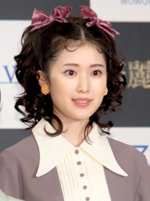 『連続ドラマW 華麗なる一族』記者発表会に登場した福本莉子