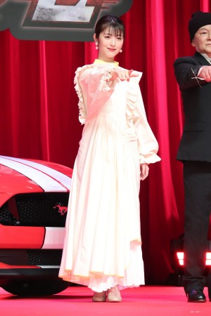 劇場版『名探偵コナン 緋色の弾丸』完成披露試写会に登場した浜辺美波