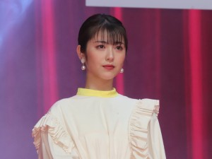 劇場版『名探偵コナン 緋色の弾丸』完成披露試写会に登場した浜辺美波