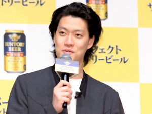 「パーフェクトサントリービール」新CM発表会に登場した霜降り明星・粗品