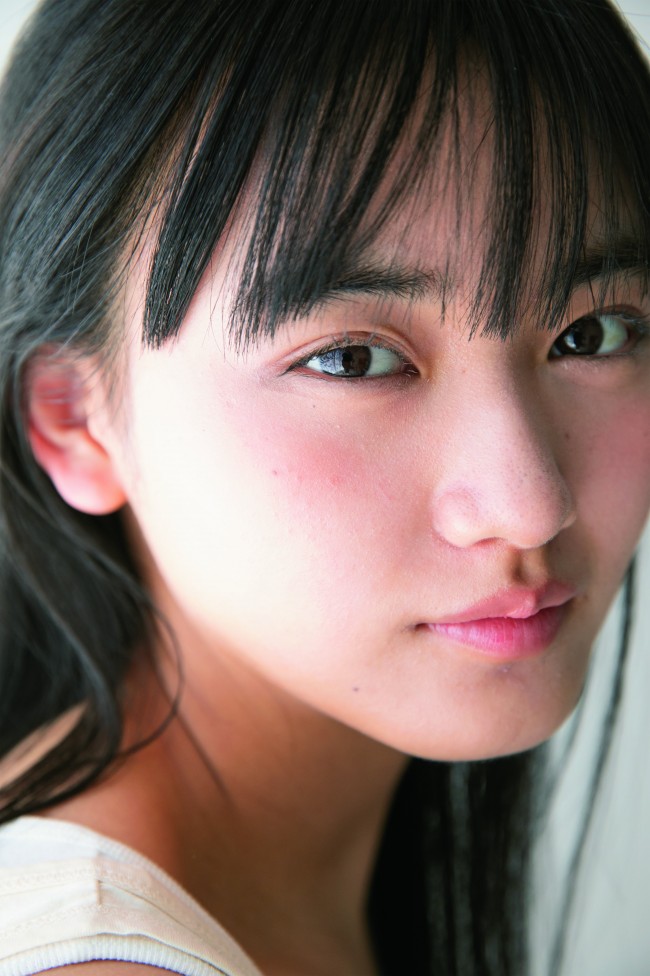 写真）櫻坂46最年少・山崎天15歳、フレッシュな制服姿 “新入生