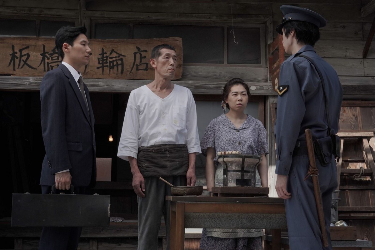 ユニークな世界観で話題『きまじめ楽隊のぼんやり戦争』前原滉＆矢部太郎＆片桐はいりが明かす“抑えた芝居”の裏側