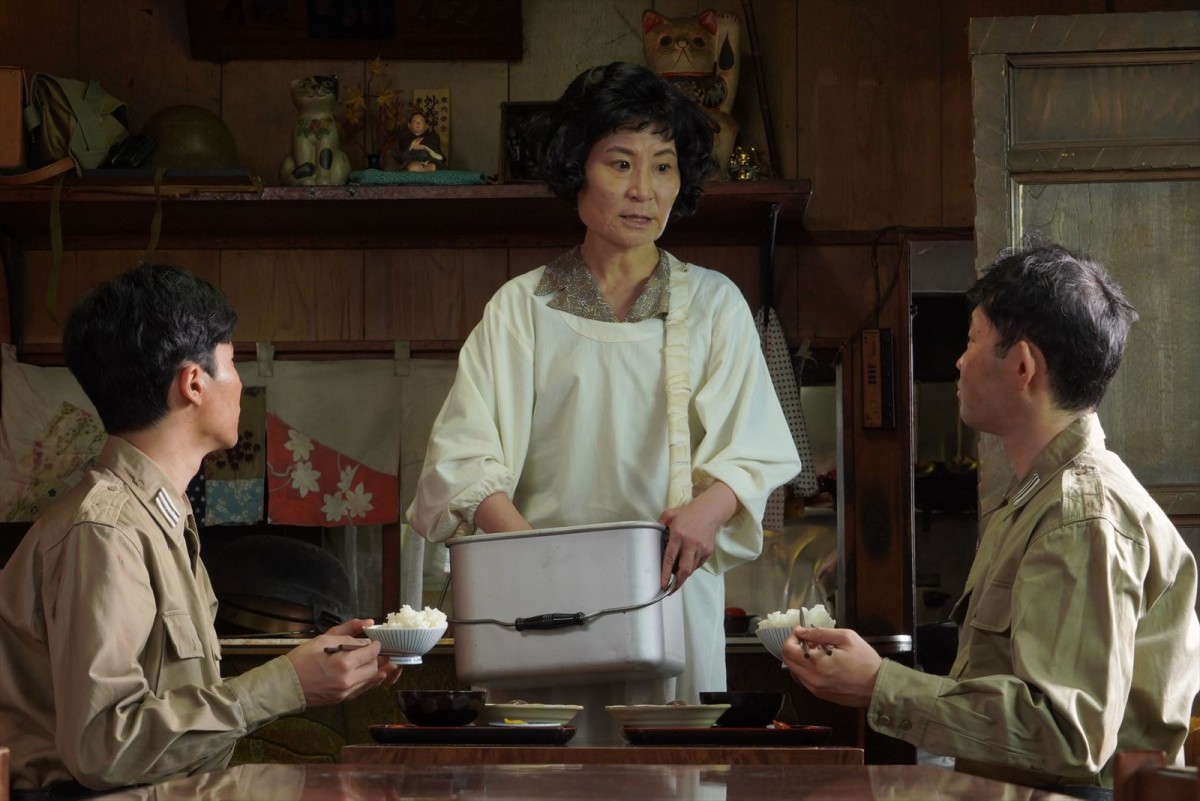 ユニークな世界観で話題『きまじめ楽隊のぼんやり戦争』前原滉＆矢部太郎＆片桐はいりが明かす“抑えた芝居”の裏側