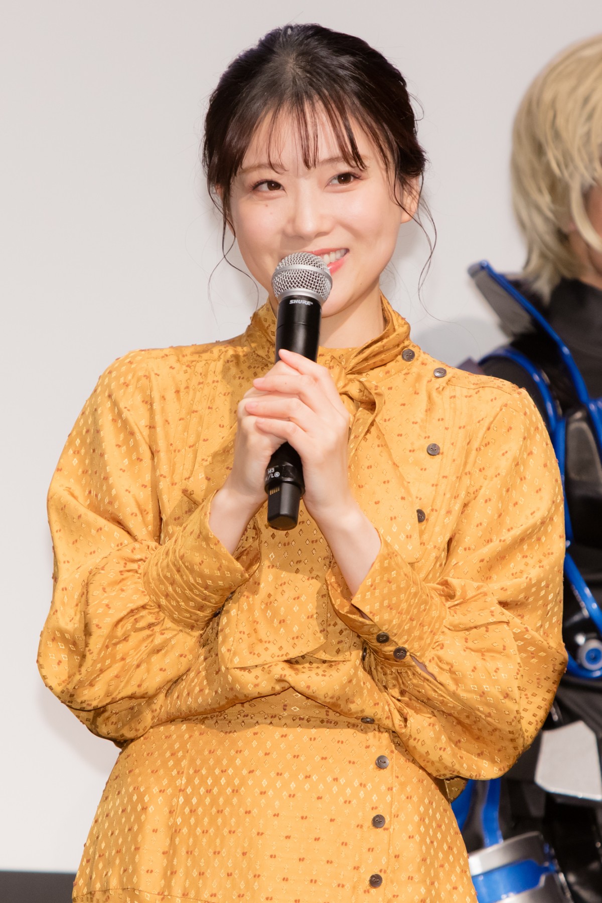 重盛さと美、“大人かわいい”セットアップに「かわいい」と反響