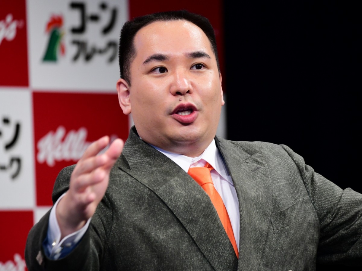 乃木坂46・秋元真夏、私服姿に「ミルクボーイ内海さん？」「スナフキン？」とツッコミ受ける