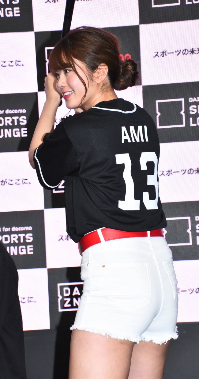 稲村亜美 久しぶりのユニフォーム姿に絶賛の声 可愛すぎる やっぱり似合う 21年4月14日 写真 エンタメ ニュース クランクイン 稲村亜美 久しぶりのユニフォーム姿に絶賛の声 可愛すぎる やっぱり似合う 21年4月14日 写真 エンタメ ニュース クランクイン