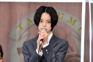 ドラマ『ドラゴン桜』制作発表会見に登場した平手友梨奈