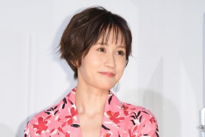 映画『くれなずめ』完成披露舞台あいさつに登場した前田敦子