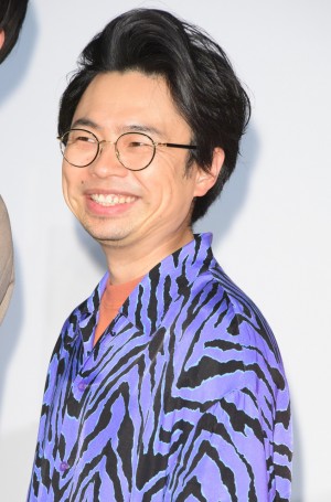 映画『くれなずめ』完成披露舞台あいさつに登場した浜野謙太