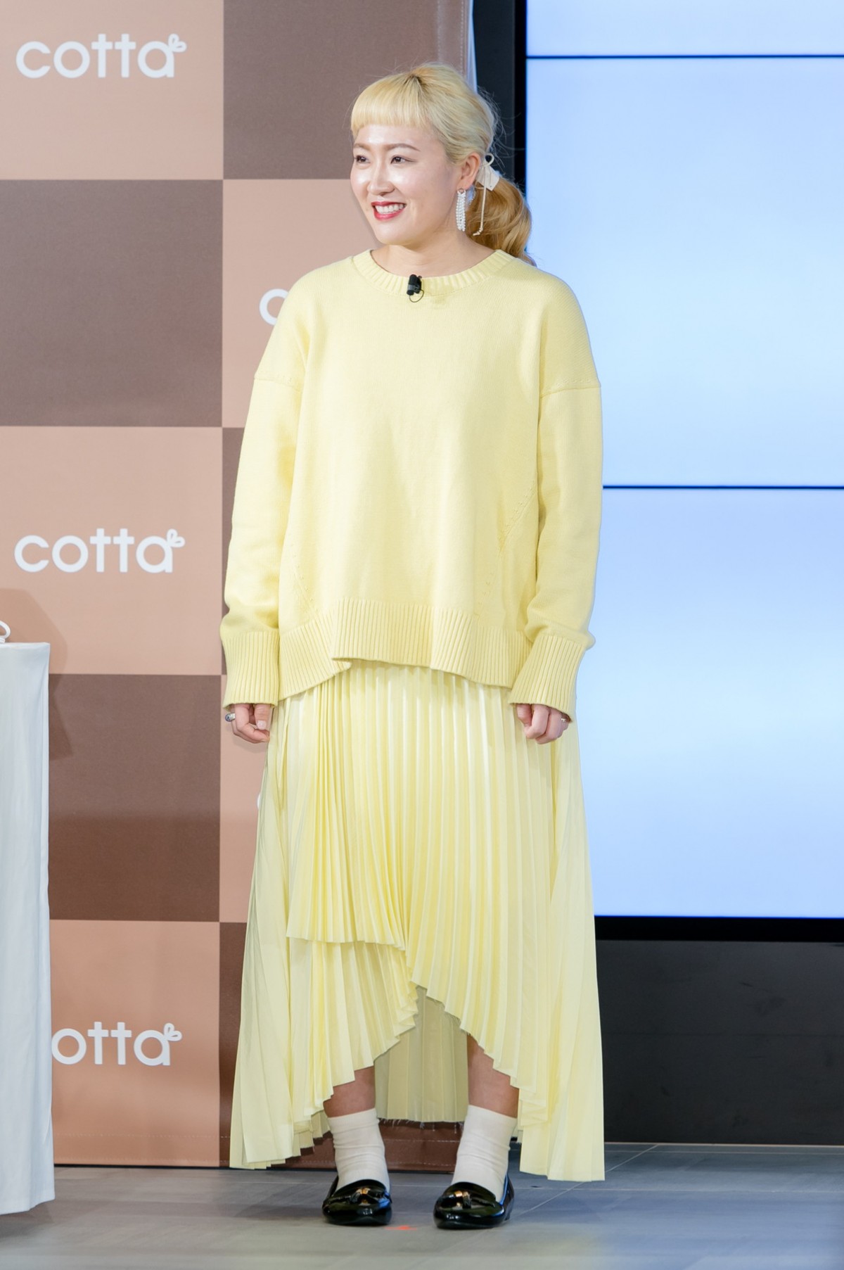 丸山桂里奈、10年前“めちゃ鬼若い写真”公開　憧れの先輩・井森美幸と2ショット