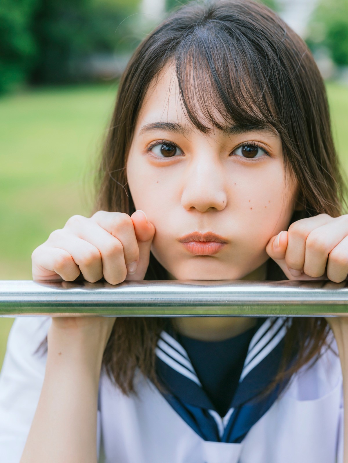 日向坂46・小坂菜緒、1st写真集発売　18歳の“キラめく少女感”と“オトナな彼女感”