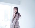 【写真】鷲見玲奈、“異例のボリューム”68ページのカレンダー　表紙＆掲載カット公開