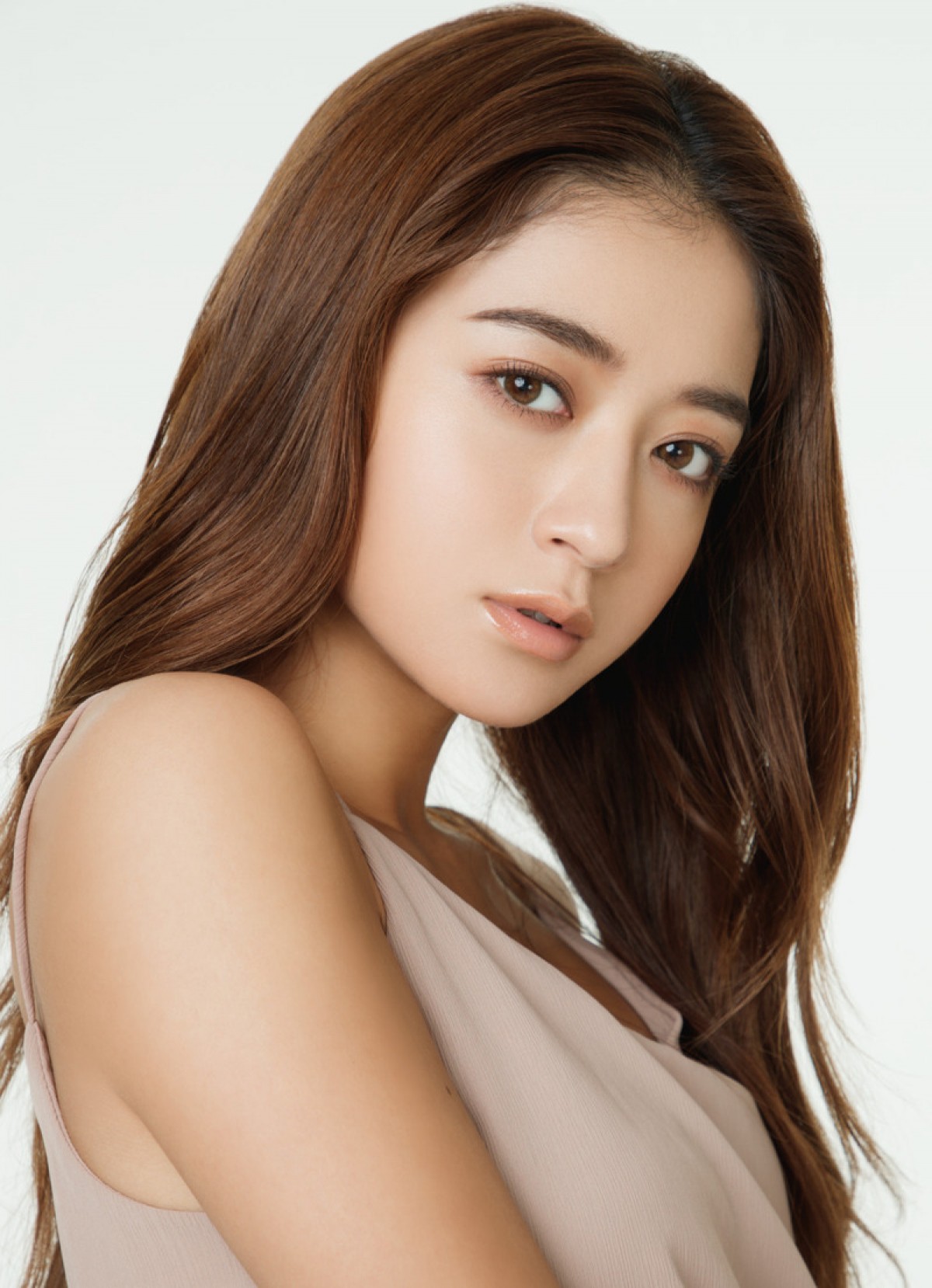 みちょぱ、美しすぎるウエディングドレス姿を披露　理想のプロポーズ＆挙式を明かす