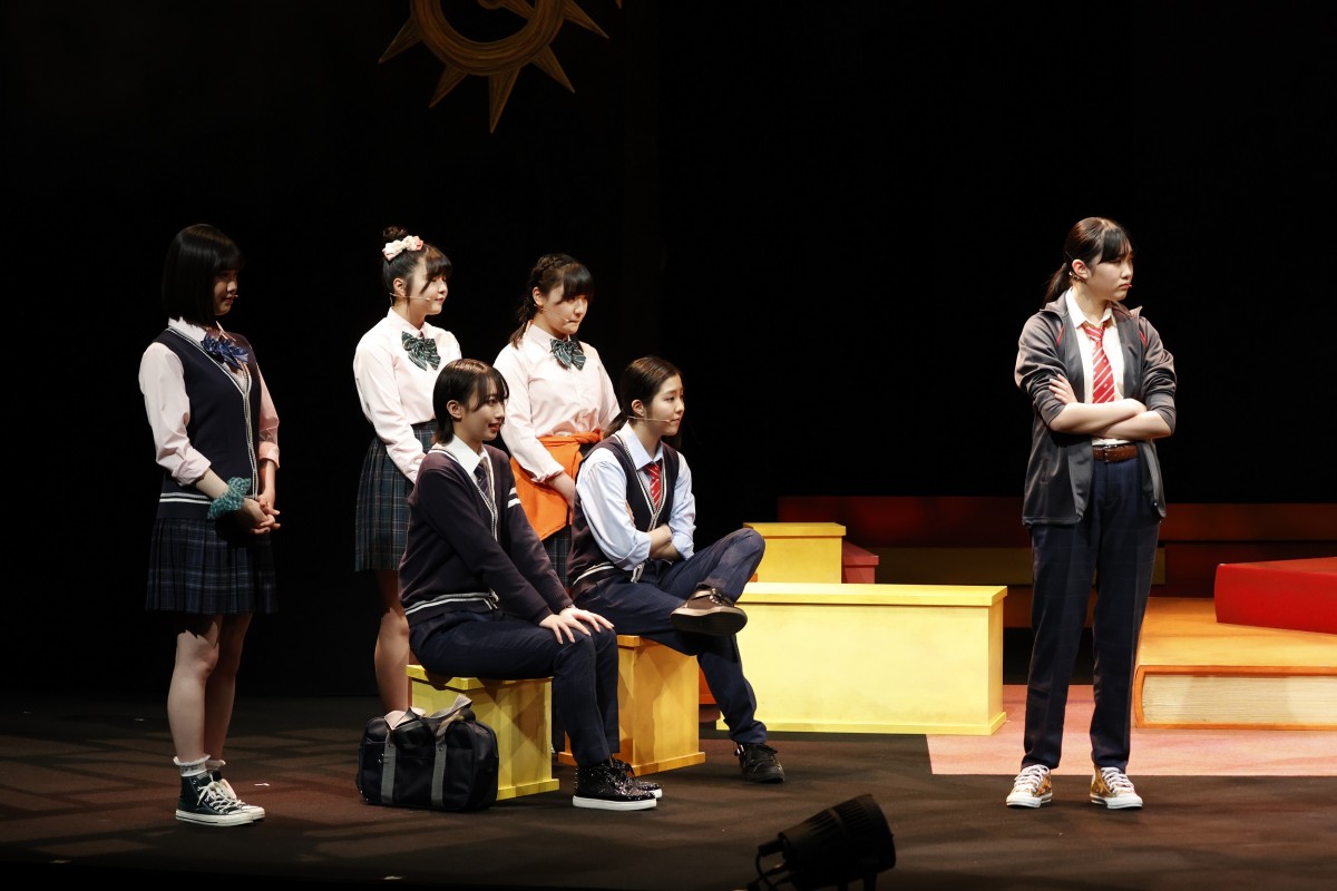BEYOOOOONDS、4作目の舞台はメンバー12名だけの出演　演劇女子部「眠れる森のビヨ」開幕