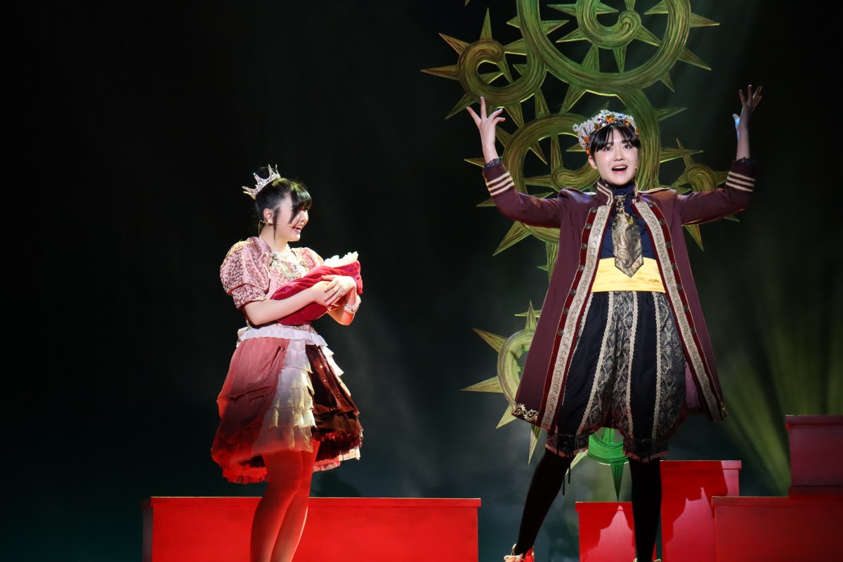 BEYOOOOONDS、4作目の舞台はメンバー12名だけの出演　演劇女子部「眠れる森のビヨ」開幕