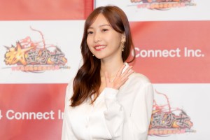 ゲーム『放置少女〜百花繚乱の萌姫たち〜』新CM発表会に登場した佐野ひなこ