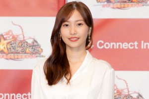 ゲーム『放置少女〜百花繚乱の萌姫たち〜』新CM発表会に登場した佐野ひなこ