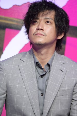 映画『キャラクター』完成報告会に登場した小栗旬