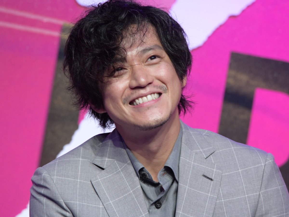 菅田将暉、セカオワ・Fukaseの“怪しい役作り”を明かす「包丁売り場でせりふの練習」