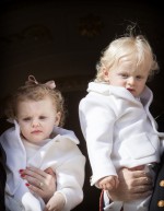 天使！　1歳頃のジャック公子とガブリエラ公女（2015年11月、モナコ建国記念日にて）