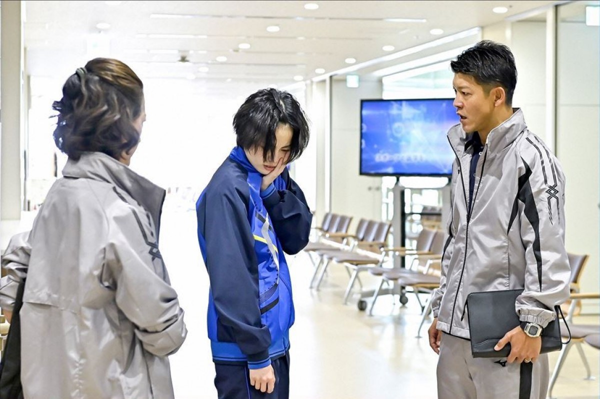 『ドラゴン桜』平手友梨奈、華麗なバドンミントン“股抜きショット”にファンかっ采