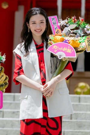 永野芽郁、映画『地獄の花園』祈願イベントに登場