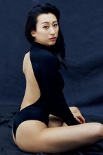 【写真】浅田舞、背中ざっくり大胆ショット　“過去最高セクシー”に挑戦