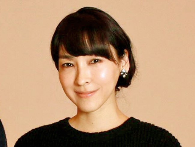 麻生久美子（2016年撮影）