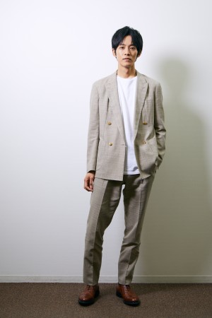 ドラマ『あのときキスしておけば』松坂桃李インタビューカット